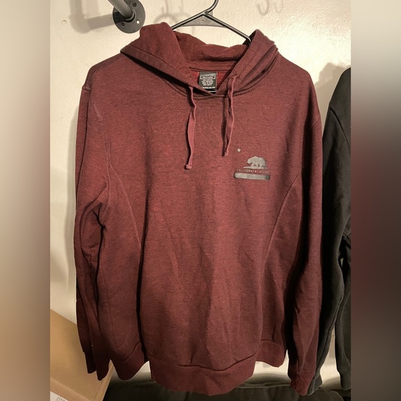 Puma and California Republic X-Large Hoodies Pair Burgundy and Black - Picture 2 of 6